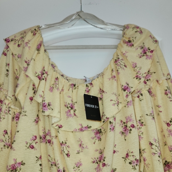NWT Forever 21 Butter Yellow Top Pink Roses Size 2X On/Off Shoulder Ruffle Neck - Picture 3 of 13